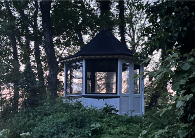 Houtbewerkingen tuinhuisje